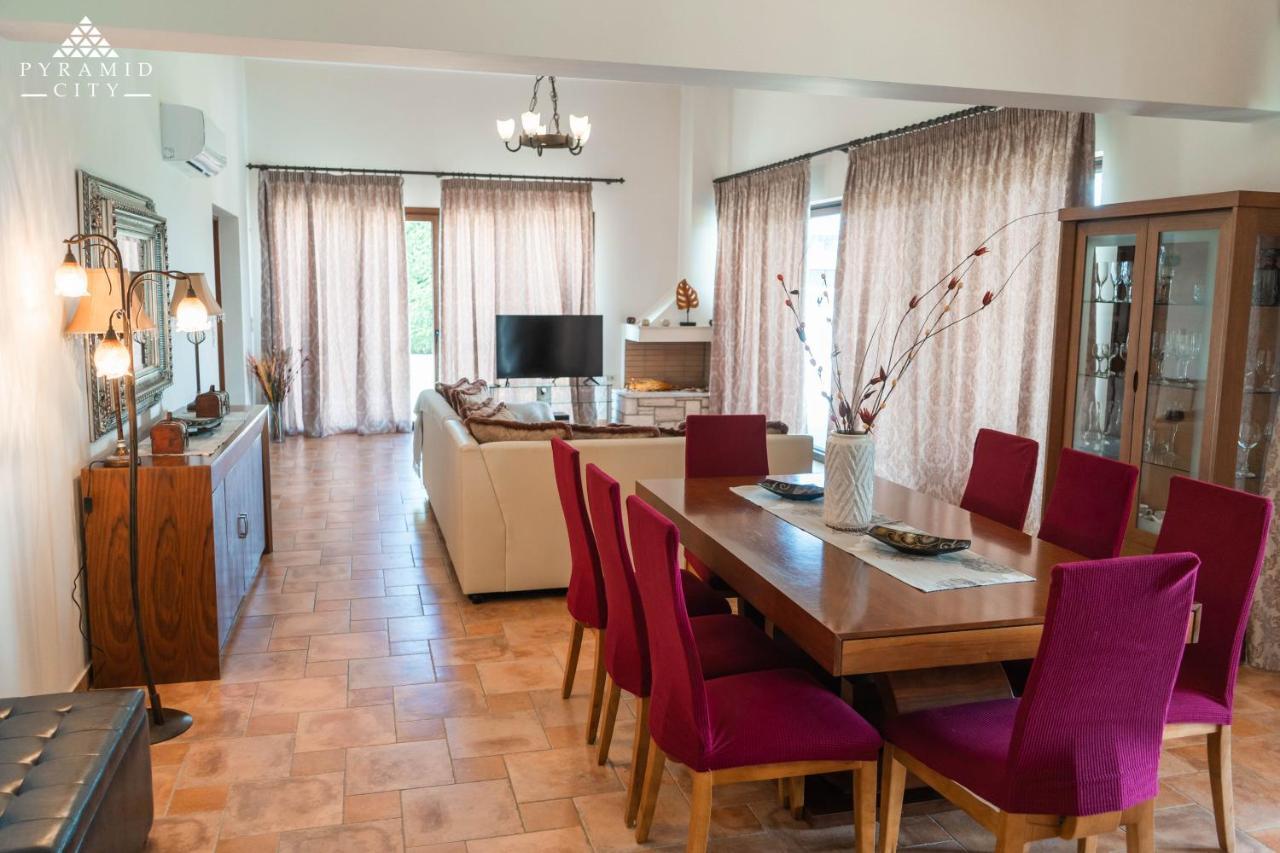 Luxury Villa Hera - Beachfront Roda  Exterior foto